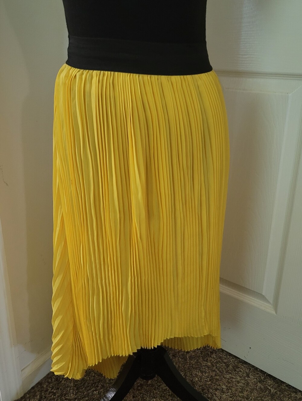 Deja Vu Bright Yellow Pleated Flowy Women's Skirt Sunshine Summer